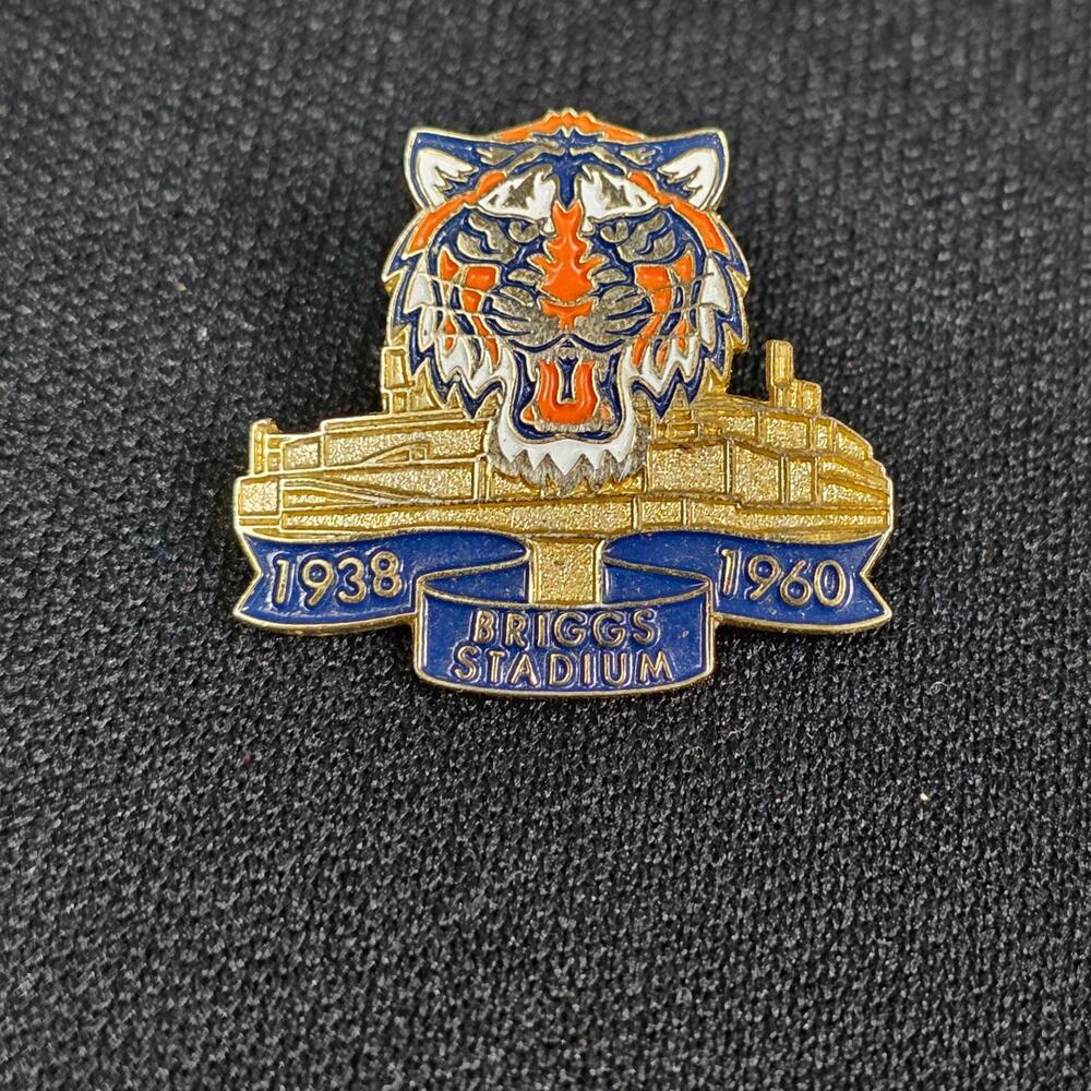 MLB Briggs Stadium Detroit Tigers Tiger Head Pin 1938 1960 Aminco